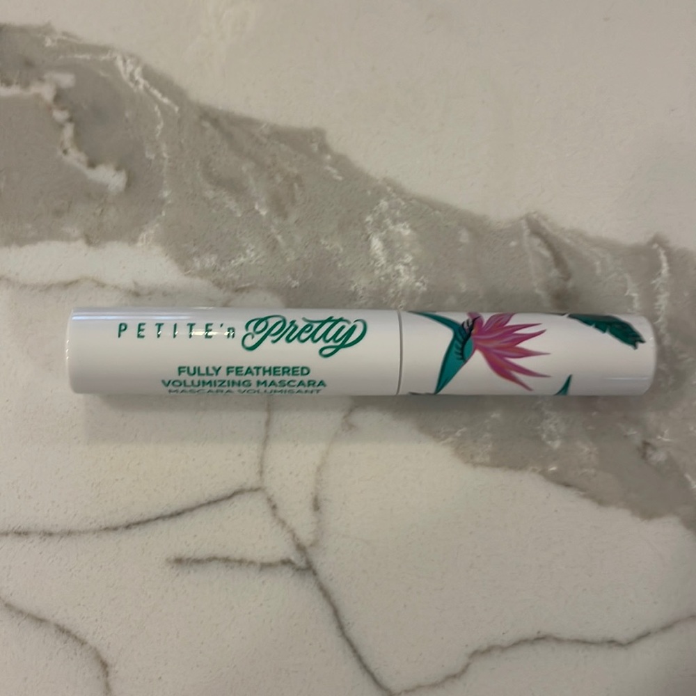 🌸5/$25🌸 Petite n pretty feather fully feathered volumizing mascara